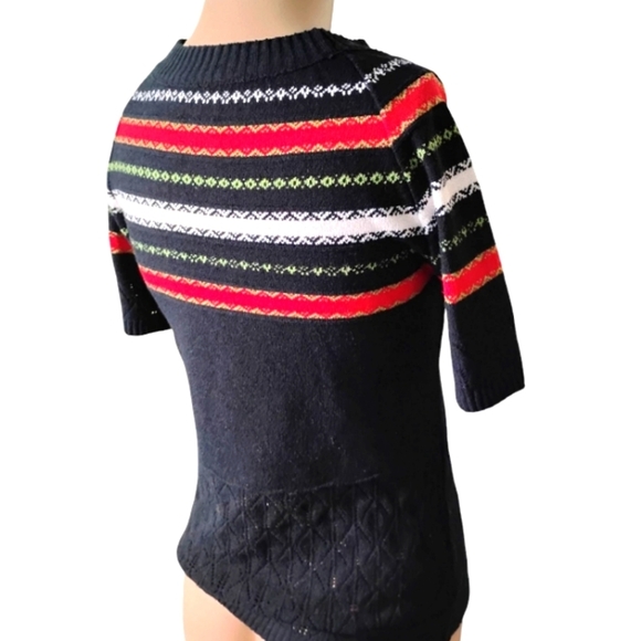 Vintage Crew Neck Sweater - Black, Red, Green, White - Picture 4 of 6